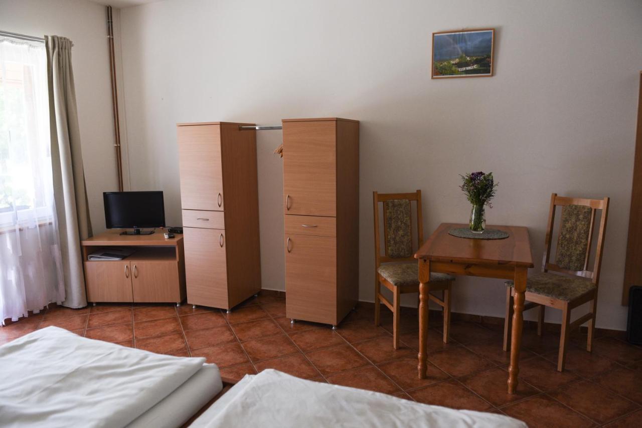 Penzion U Skutilu Pilníkov Extérieur photo